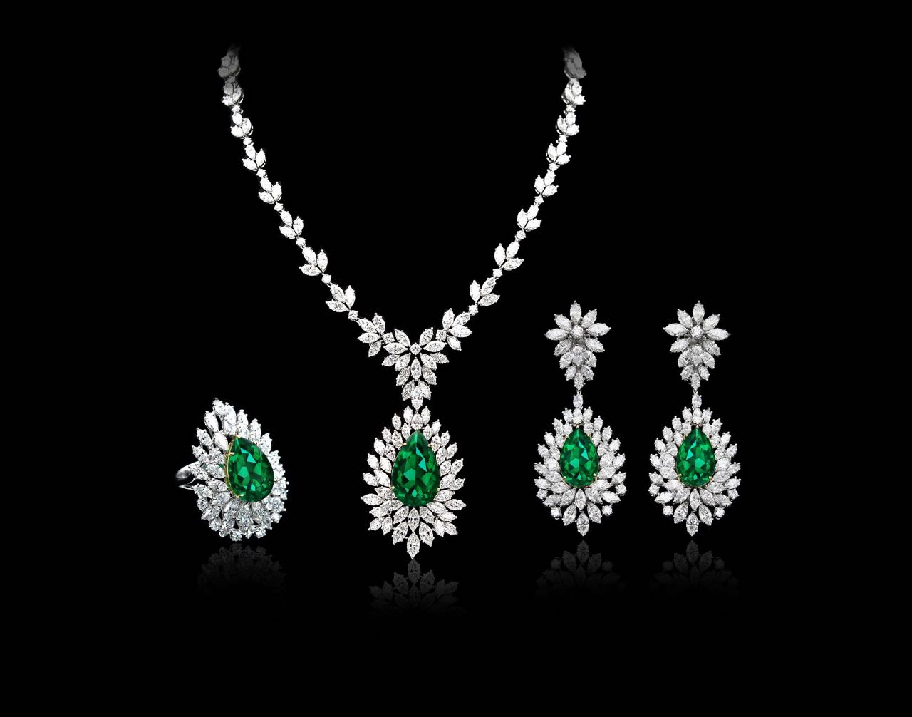 Diamond and emerald necklace, earrings and ring set