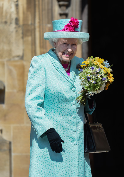 Queen+Elizabeth+II+Royal+Family+Attend+Easter+TxikXqGuhAnl