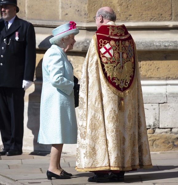 Queen+Elizabeth+II+Royal+Family+Attend+Easter+sVoeowONLjEl