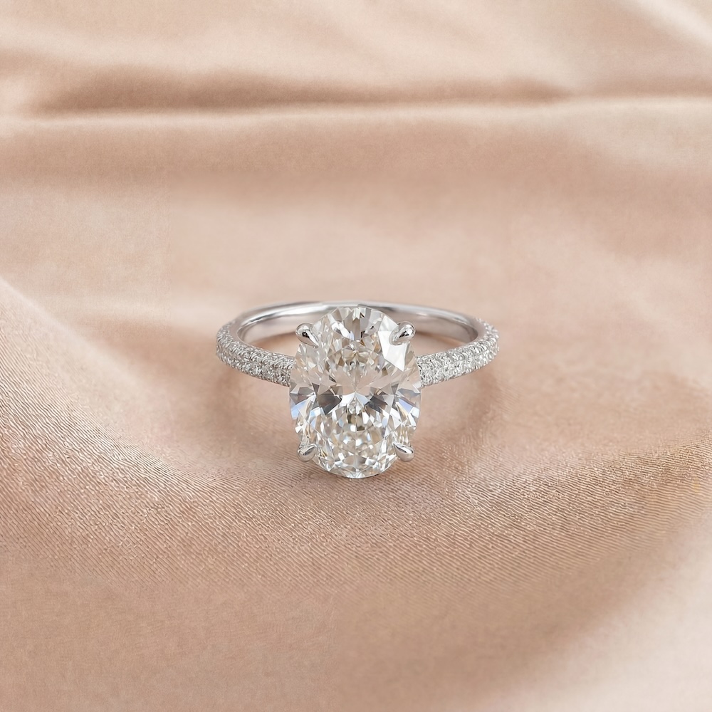 oval-diamond-engagement-ring-in-18k-white-gold-5-04ct-centre