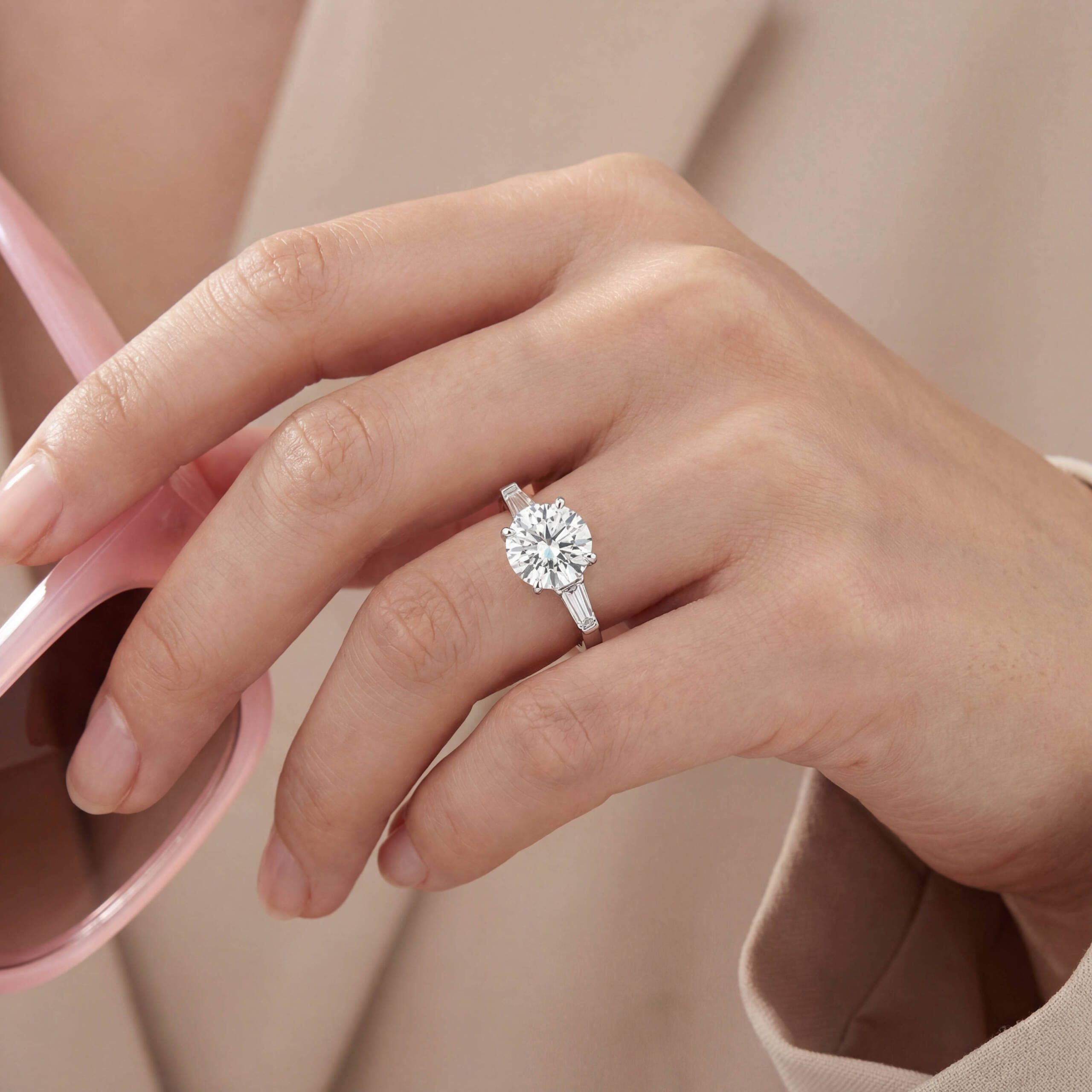 Round Brilliant Diamond Engagement Ring in 18K White Gold (2.55ct Centre) - Image 2