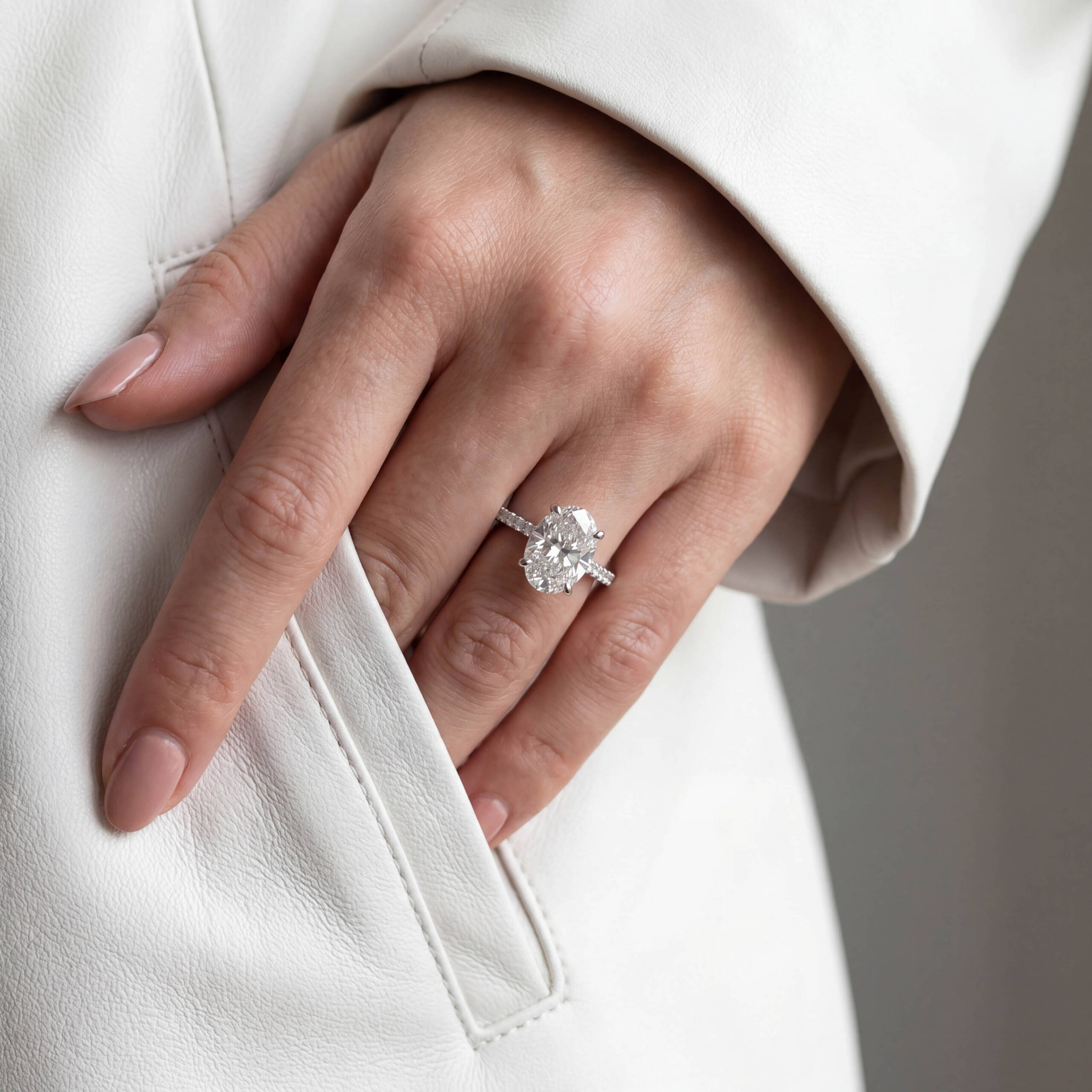 Oval Diamond Engagement Ring in 18K White Gold (2.19ct Centre) - Image 2