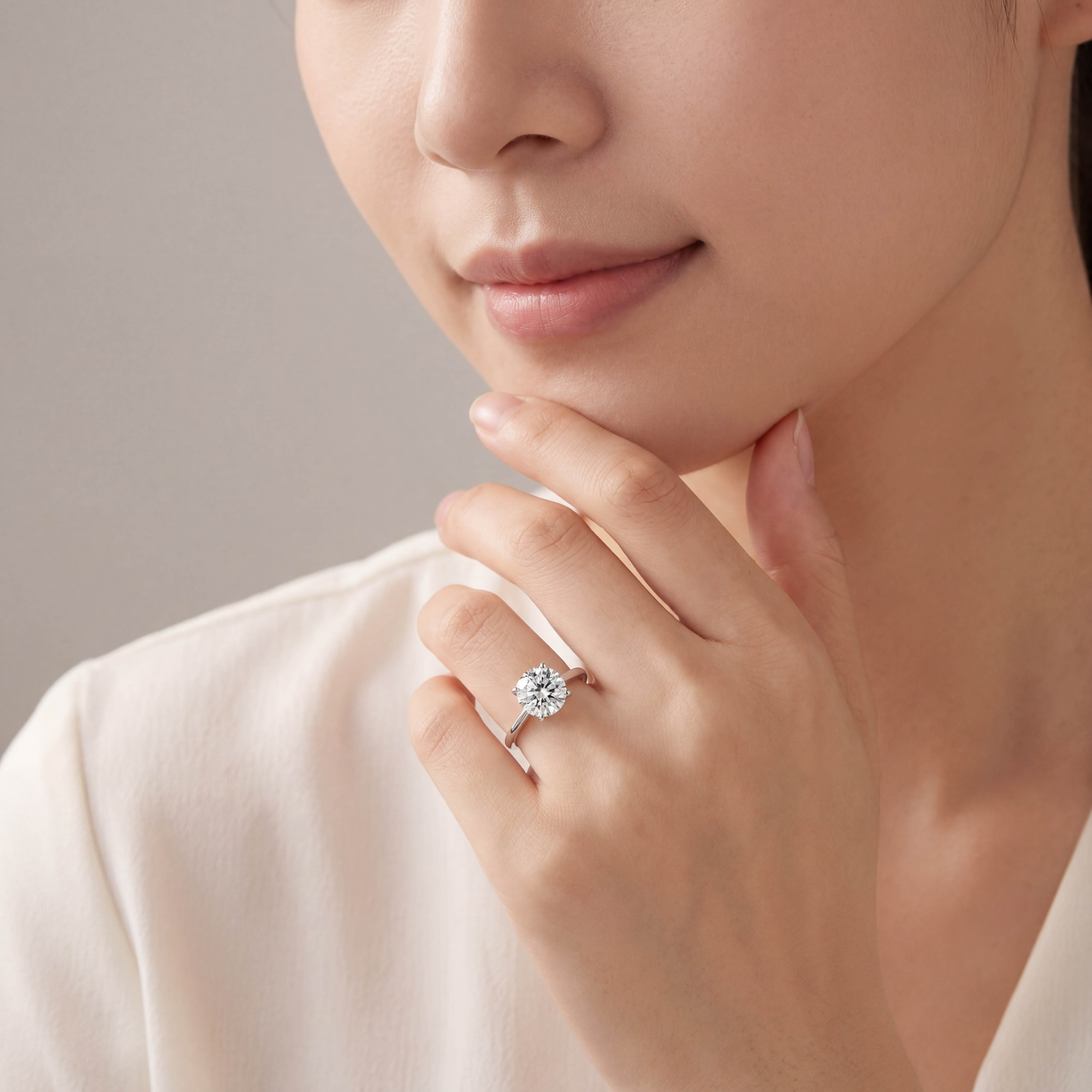 Round Brilliant Diamond Engagement Ring in 18K White Gold (2.5ct Centre)