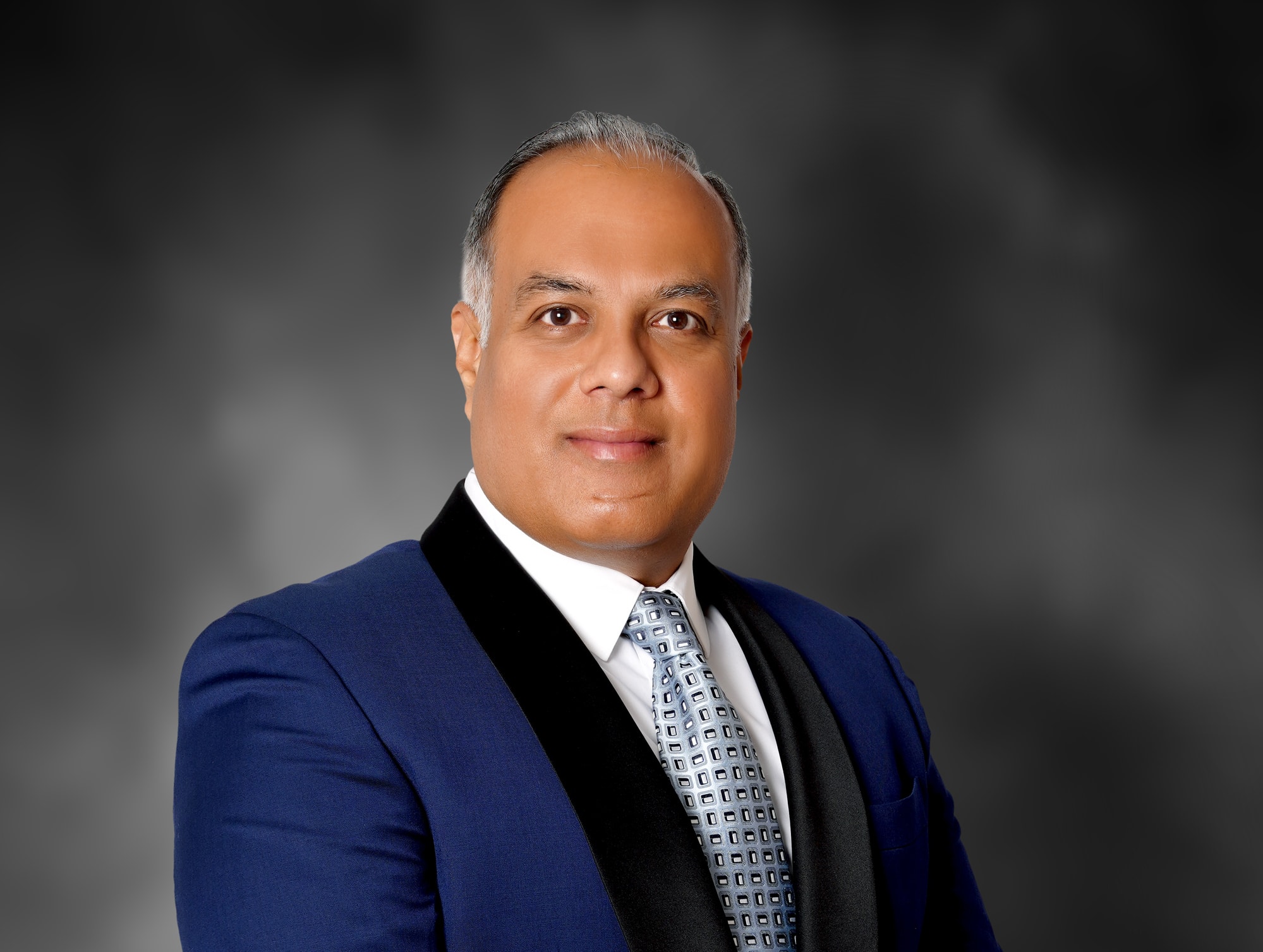 Portrait accompanying the Hemant Karamchandani profile