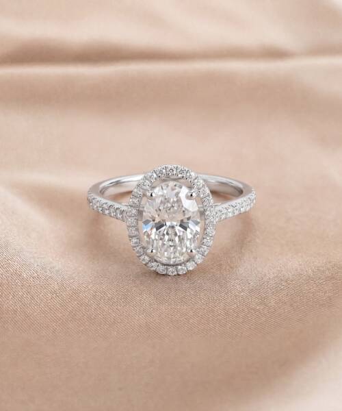 Oval Diamond Engagement Ring in 18K White Gold (2.05ct Centre)